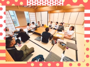 総会で参加者で団らん